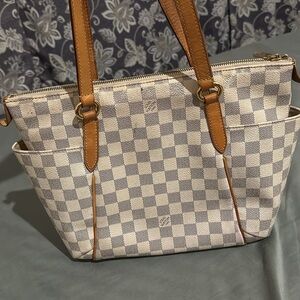 Louis Vuitton Shoulder Bag